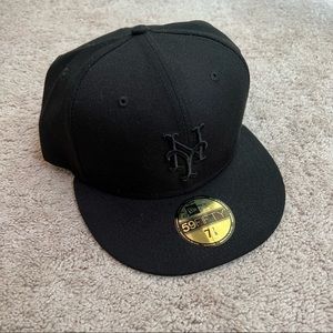 New York Mets Blackout Basic 59FIFTY Fitted Cap